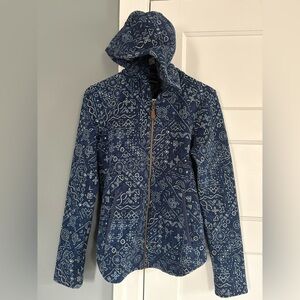 Sherpa Women’s Blue & White Lined Fleece Zip-Up